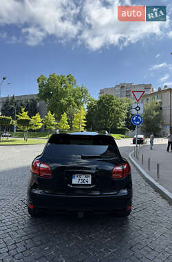 Внедорожник / Кроссовер Porsche Cayenne 2013 в 