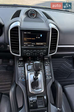 Внедорожник / Кроссовер Porsche Cayenne 2013 в 