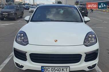 Внедорожник / Кроссовер Porsche Cayenne 2016 в 