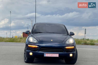 Внедорожник / Кроссовер Porsche Cayenne 2012 в 