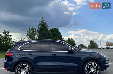 Внедорожник / Кроссовер Porsche Cayenne 2012 в 