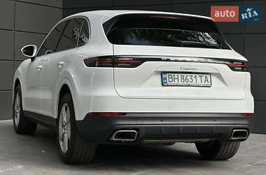 Внедорожник / Кроссовер Porsche Cayenne 2018 в 