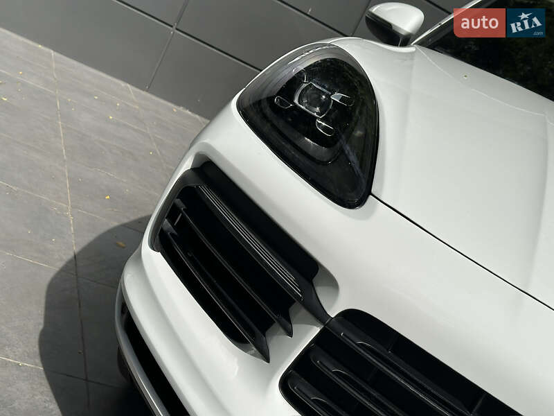 Внедорожник / Кроссовер Porsche Cayenne 2018 в Одессе фото 18 Внедорожник / Кроссовер Porsche Cayenne 2018 в Одессе