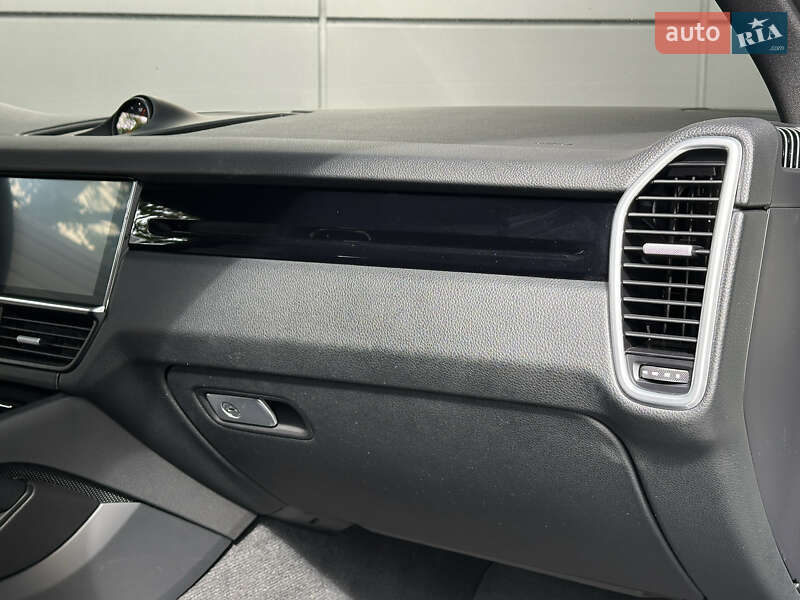 Внедорожник / Кроссовер Porsche Cayenne 2018 в Одессе фото 38 Внедорожник / Кроссовер Porsche Cayenne 2018 в Одессе