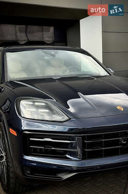 Внедорожник / Кроссовер Porsche Cayenne 2024 в 