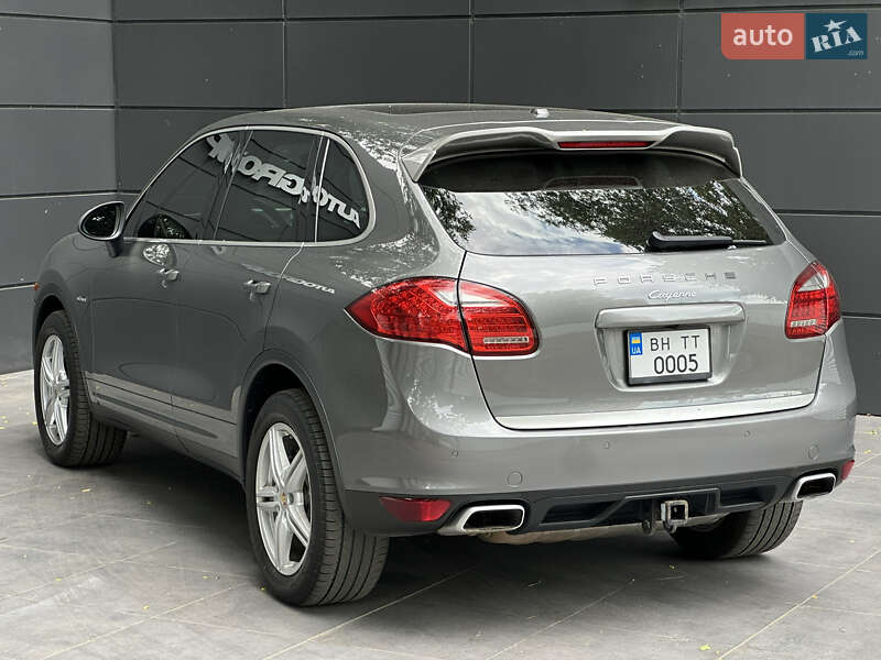Внедорожник / Кроссовер Porsche Cayenne 2014 в Одессе