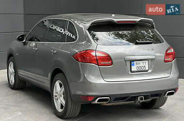 Внедорожник / Кроссовер Porsche Cayenne 2014 в 