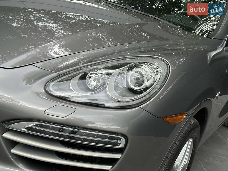 Внедорожник / Кроссовер Porsche Cayenne 2014 в Одессе