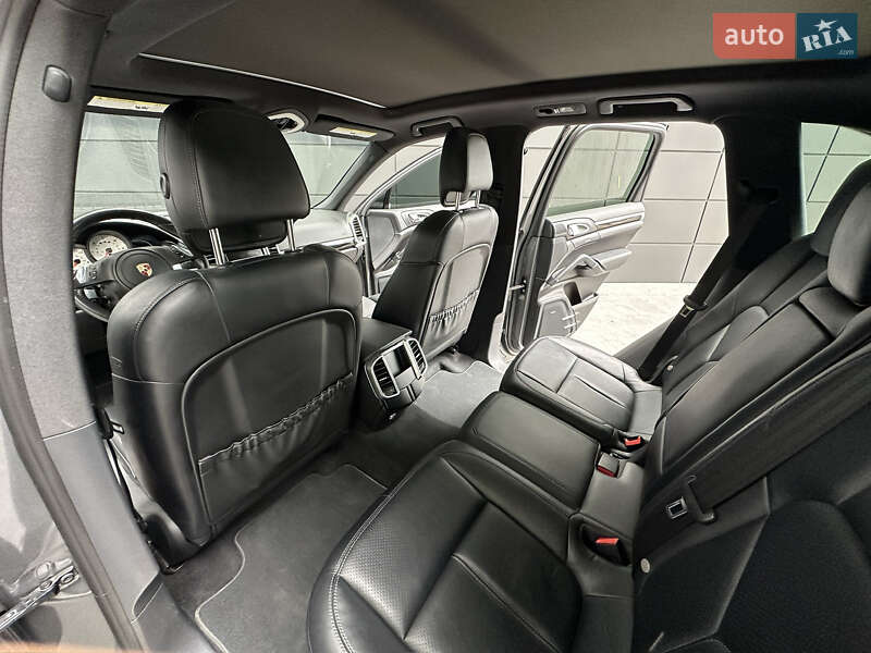 Внедорожник / Кроссовер Porsche Cayenne 2014 в Одессе