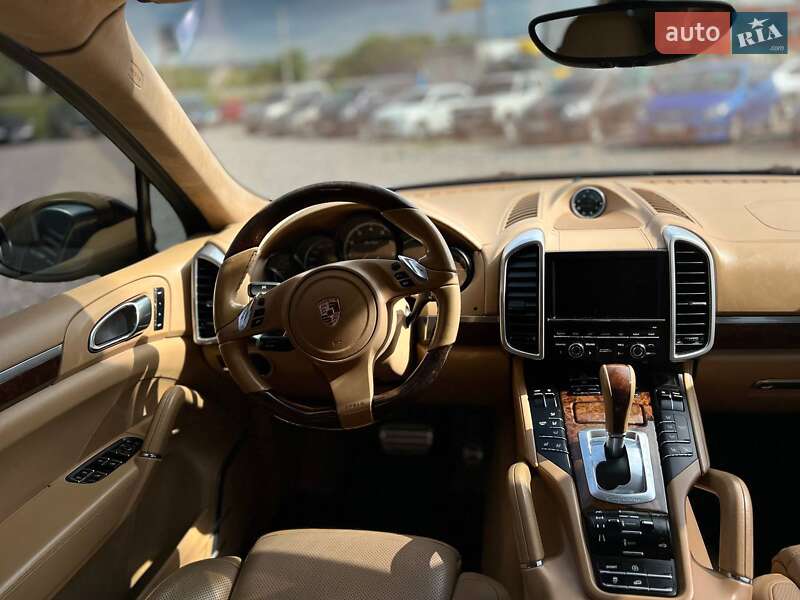Внедорожник / Кроссовер Porsche Cayenne 2010 в Харькове