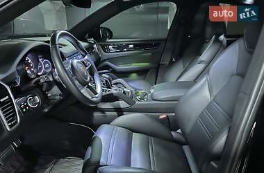 Внедорожник / Кроссовер Porsche Cayenne 2019 в 