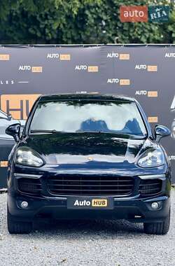 Внедорожник / Кроссовер Porsche Cayenne 2016 в 