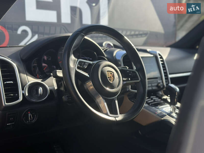 Внедорожник / Кроссовер Porsche Cayenne 2017 в Львове