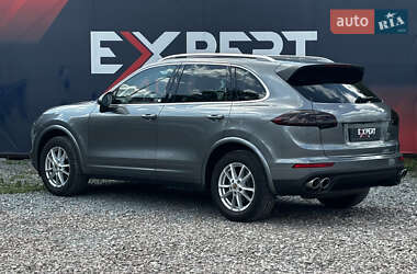 Внедорожник / Кроссовер Porsche Cayenne 2017 в 