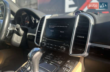 Внедорожник / Кроссовер Porsche Cayenne 2017 в 