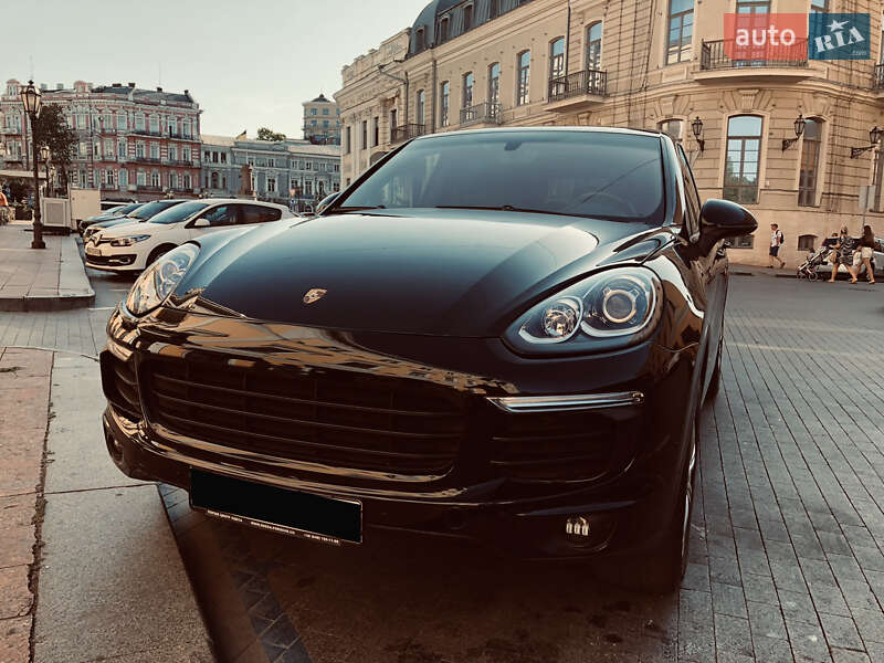 Позашляховик / Кросовер Porsche Cayenne 2015 в Одесі