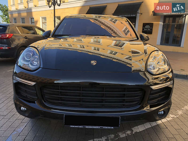 Позашляховик / Кросовер Porsche Cayenne 2015 в Одесі