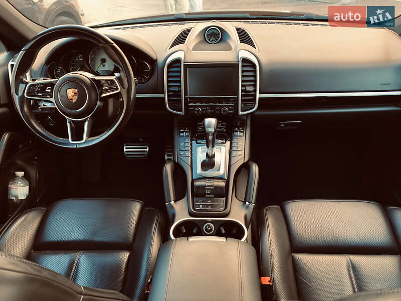 Позашляховик / Кросовер Porsche Cayenne 2015 в Одесі