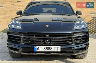 Внедорожник / Кроссовер Porsche Cayenne 2021 в 