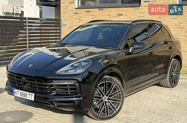 Внедорожник / Кроссовер Porsche Cayenne 2021 в 