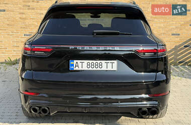 Внедорожник / Кроссовер Porsche Cayenne 2021 в 