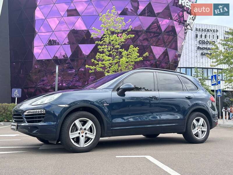 Внедорожник / Кроссовер Porsche Cayenne 2013 в Киеве