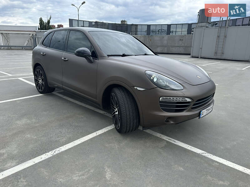 Внедорожник / Кроссовер Porsche Cayenne 2010 в Киеве
