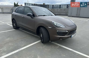 Позашляховик / Кросовер Porsche Cayenne 2010 в 