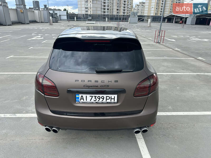 Внедорожник / Кроссовер Porsche Cayenne 2010 в Киеве