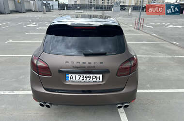 Позашляховик / Кросовер Porsche Cayenne 2010 в 