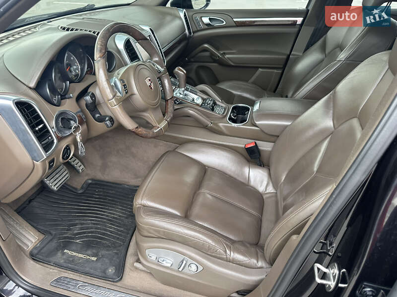 Внедорожник / Кроссовер Porsche Cayenne 2010 в Киеве