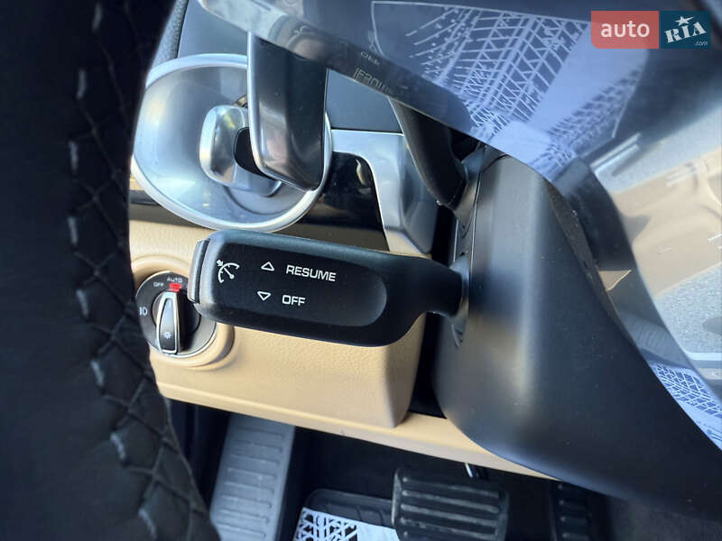 Внедорожник / Кроссовер Porsche Cayenne 2015 в Тернополе