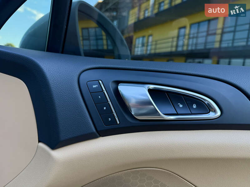 Внедорожник / Кроссовер Porsche Cayenne 2015 в Тернополе