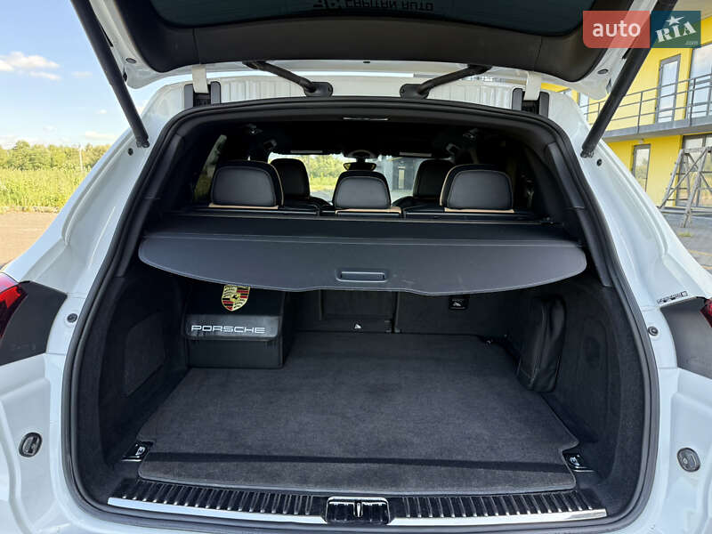Внедорожник / Кроссовер Porsche Cayenne 2015 в Тернополе