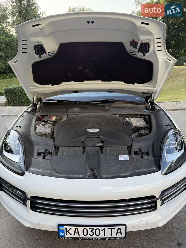 Внедорожник / Кроссовер Porsche Cayenne 2020 в Киеве