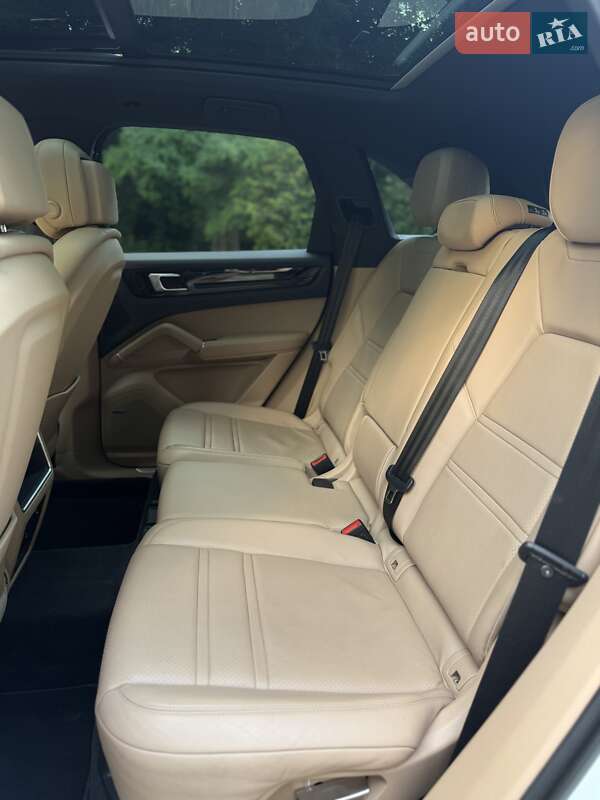 Внедорожник / Кроссовер Porsche Cayenne 2020 в Киеве