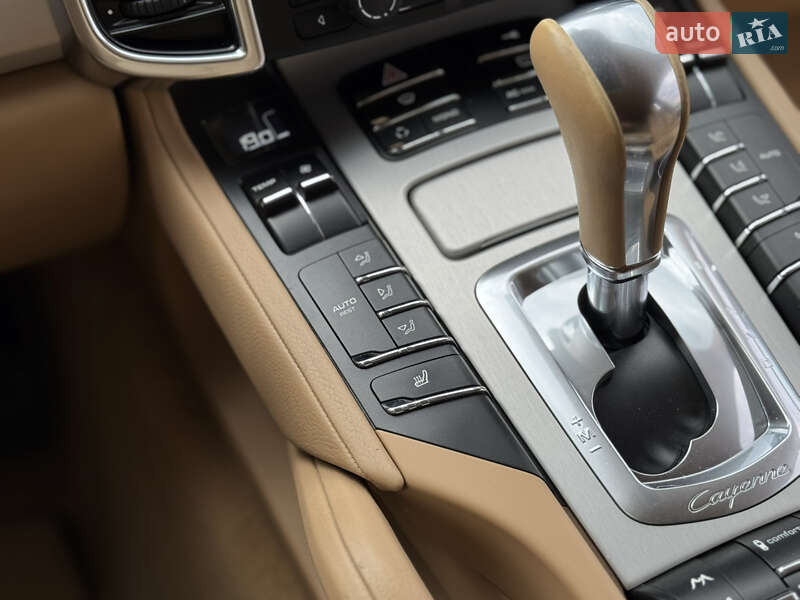 Позашляховик / Кросовер Porsche Cayenne 2010 в Києві