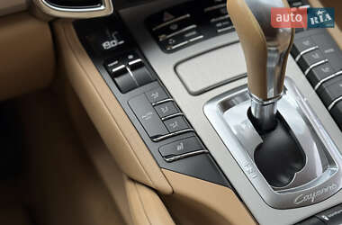 Внедорожник / Кроссовер Porsche Cayenne 2010 в 