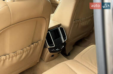 Внедорожник / Кроссовер Porsche Cayenne 2010 в 