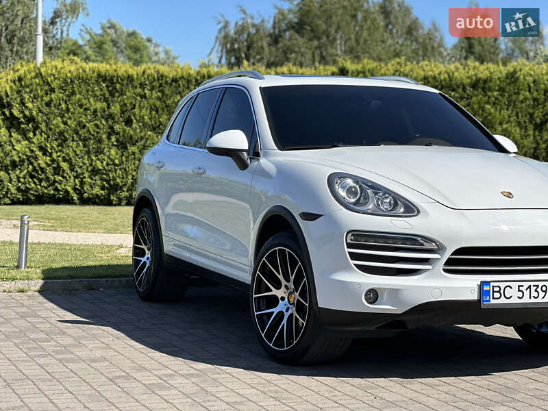 Внедорожник / Кроссовер Porsche Cayenne 2012 в Львове