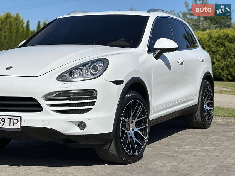 Внедорожник / Кроссовер Porsche Cayenne 2012 в Львове