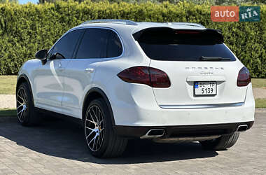 Внедорожник / Кроссовер Porsche Cayenne 2012 в 