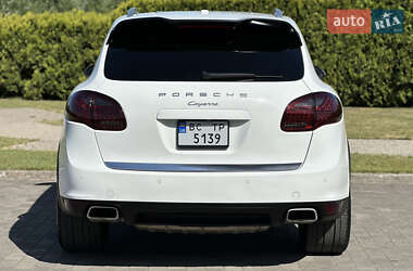 Внедорожник / Кроссовер Porsche Cayenne 2012 в 