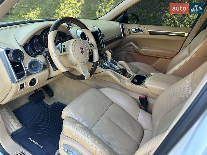 Внедорожник / Кроссовер Porsche Cayenne 2012 в Львове