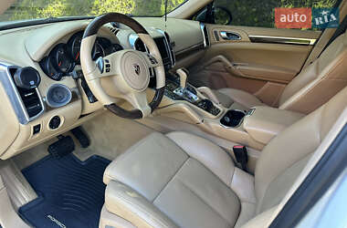 Внедорожник / Кроссовер Porsche Cayenne 2012 в 