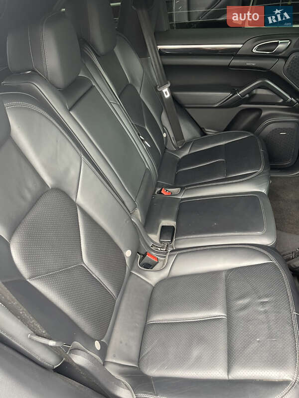 Внедорожник / Кроссовер Porsche Cayenne 2013 в Львове