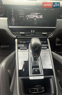 Внедорожник / Кроссовер Porsche Cayenne 2020 в 