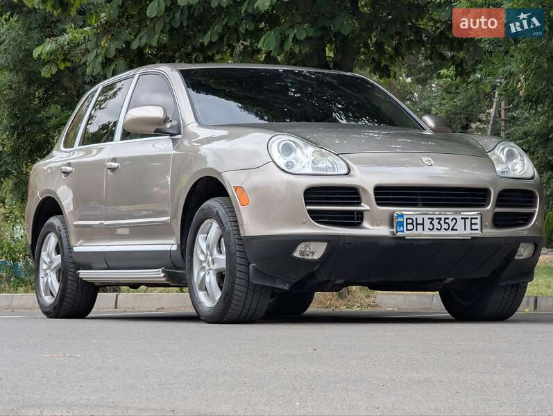 Внедорожник / Кроссовер Porsche Cayenne 2003 в 