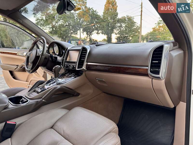Позашляховик / Кросовер Porsche Cayenne 2011 в Одесі фото 56 Позашляховик / Кросовер Porsche Cayenne 2011 в Одесі