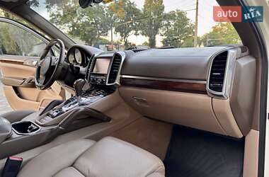 Внедорожник / Кроссовер Porsche Cayenne 2011 в 